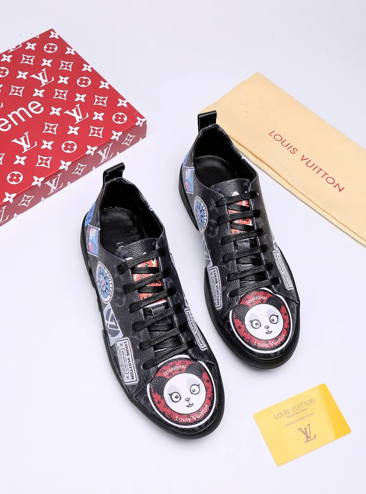 Factory price: 360💰【LV】Animal series limited edition low-top sports shoes for men, L classic print, new autumn and winter style, original replica, 1:1 Counter quality, the fabric is Italian 🇮🇹 imported cowhide ➕🇮🇹 pure sheepskin lining ➕ original outsole, 🔍🔍 high quality, you can go in and out of the counter at will, welcome to compare, the outsole line will never be unglued, all sellers are welcome to sell in the picture above, can be shipped in one piece, code number: 38-44 (45 codes can be customized)